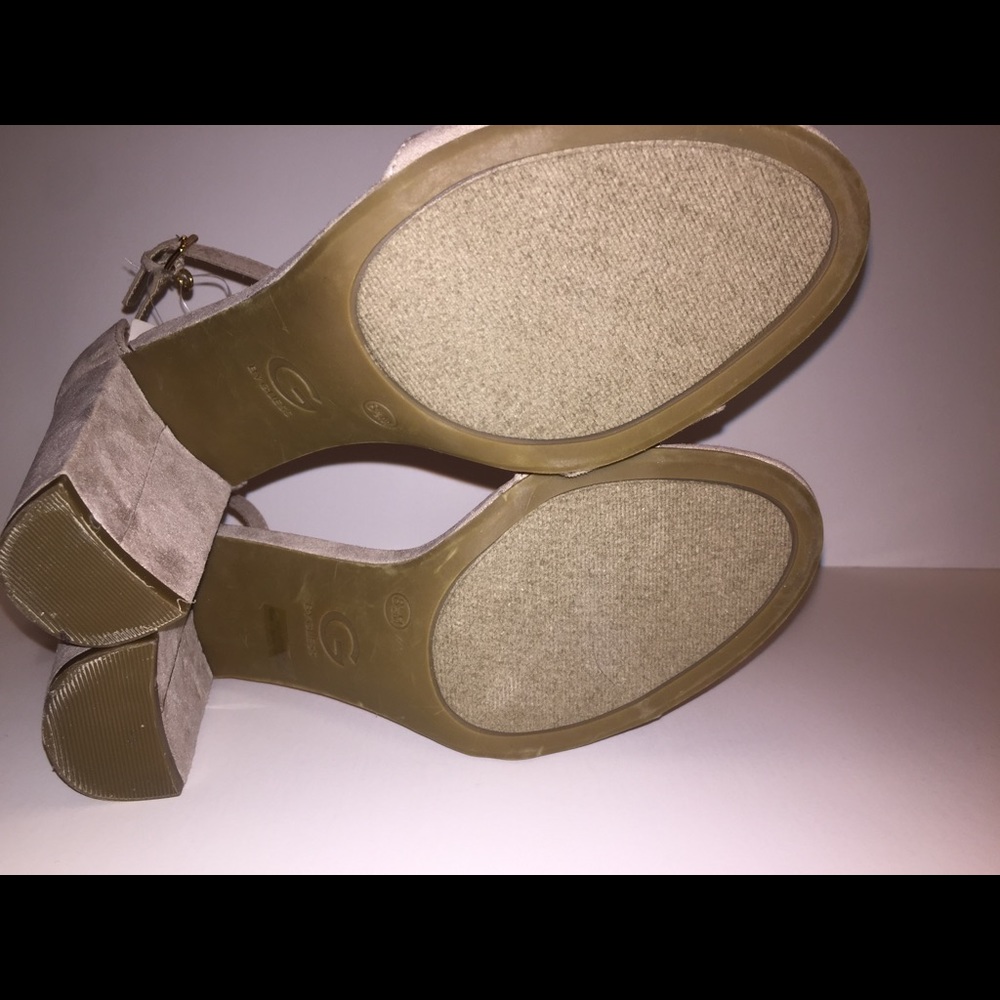 Guess Heels - Picture 4 of 5
